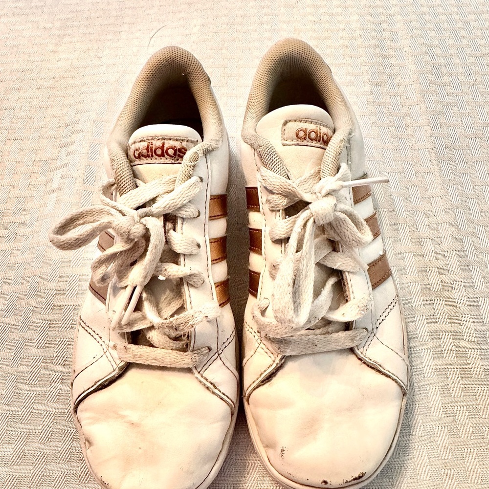 Adidas Neo Advantage Youth Sneakers Size 2.5 White Rose Gold Stripes Lace Up - Picture 2 of 9